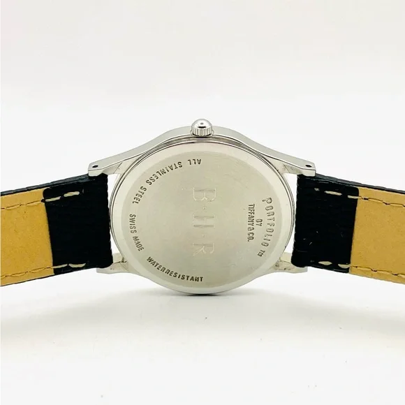 ❌SOLD❌ Tiffany And Co Lucent 33mm Swiss Made Unisex Watch - New Battery - Picture 6 of 16